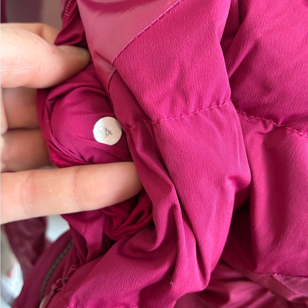 Lululemon Down Right Cozy Pullover Jacket Coat in the color Berry Rumble size 4 - Picture 3 of 3